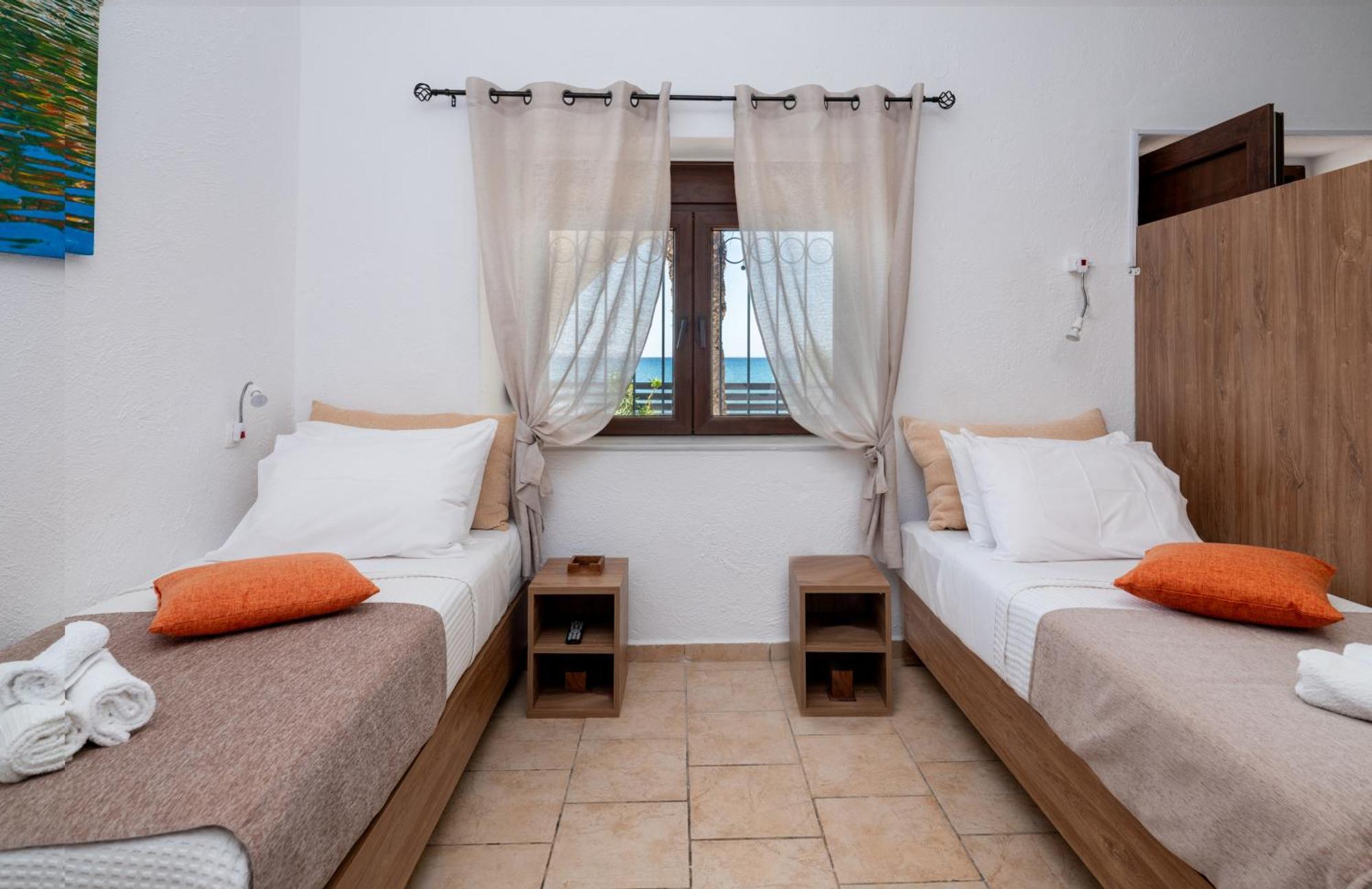 Atalanti Seaside Junior Suites Keratókambosz Kültér fotó